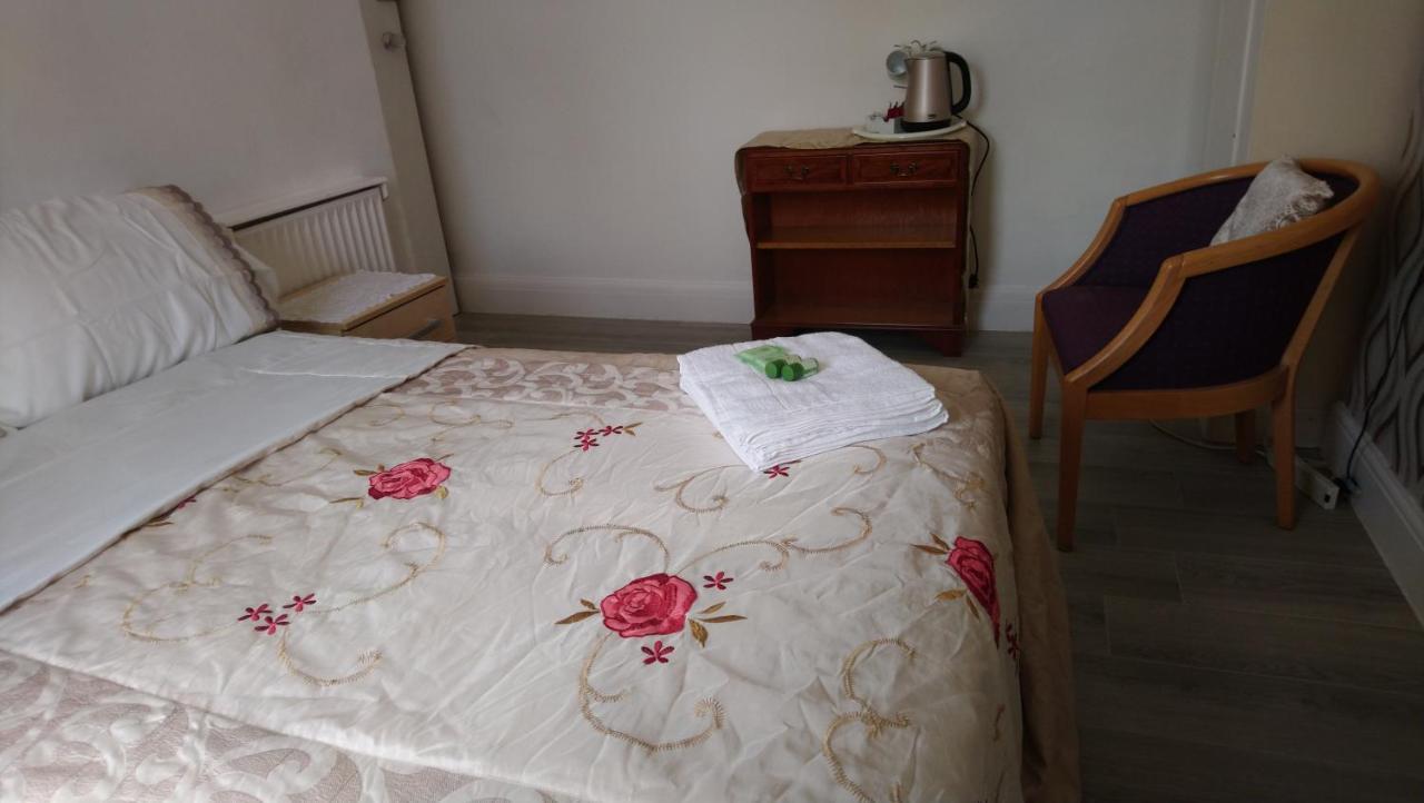 Renovated 4-Bed Home - Sleeps 9 - Parking - Spa Blackpool Exterior photo