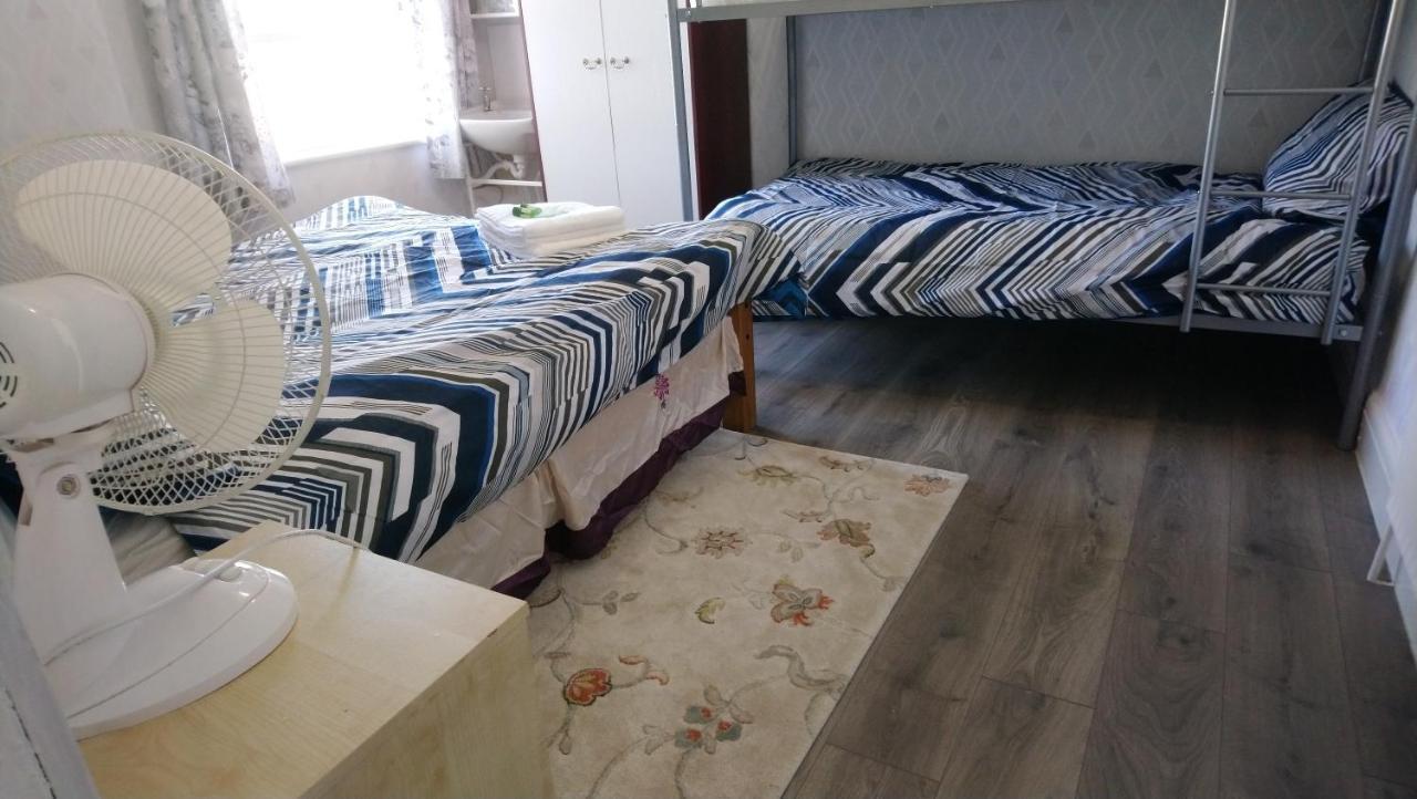 Renovated 4-Bed Home - Sleeps 9 - Parking - Spa Blackpool Exterior photo